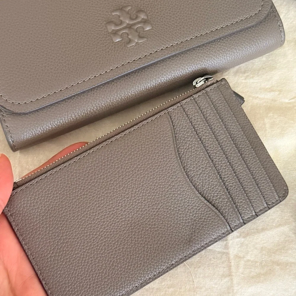 New Tory burch Thea flat wallet crossbody with zip cardholder wallet